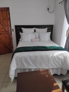 Best Enough Guesthouse - 8