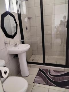Best Enough Guesthouse - 7