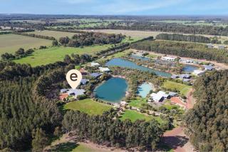 Bonnie - Lakeside Relaxation surrounded by Wineries - 9