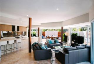 Eagle Bay Beach Retreat - Steps from the Sands - 3