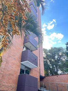 NUEVO! Precio por Lanzamiento 1 hasta 5 personas MedalloHost - 9
