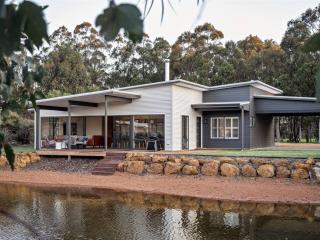 Lang Chalet - Vineyard Bliss on the Waterfront - 9