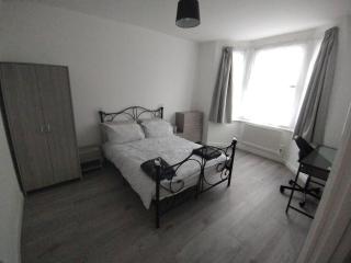 Cranbury House Apartments - 4