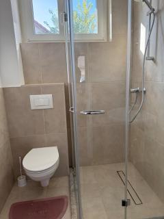 4 Bedroom Stylish House with Garden - Gerasdorf bei Wien - 3