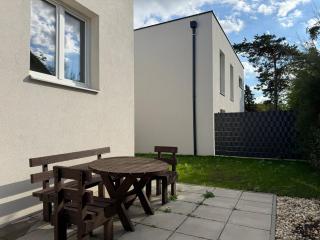 4 Bedroom Stylish House with Garden - Gerasdorf bei Wien - 9