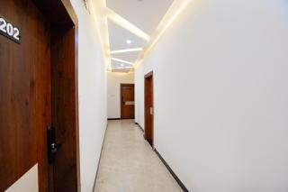 FabHotel Seemansh - 8