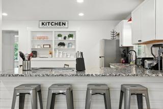 Athenian Haus with Grill - 4