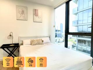 Minimalist Comfort South Brisbane Studio 31506-2 - 7
