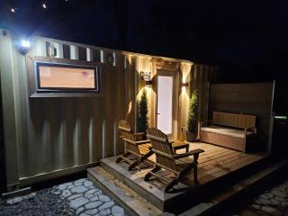 Tiny Container Cabin - 8