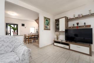 Casa Nadia by Briskva - 4