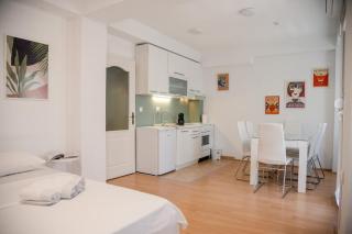 Lihnidos Home, Neer Lake APT, AC WiFi - 0