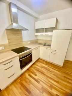 80m2 Apartment with Terrace & Free Parking - 0