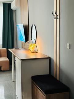 Green Accent Apartment - 3