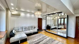 Quiet Riverside One-Bedroom Suite in Golden Square, Mountain View - 6