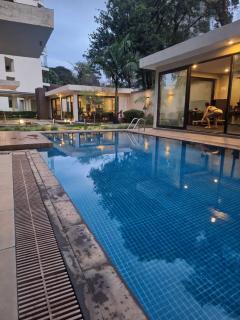 UN approved Cosy home with pool - 0