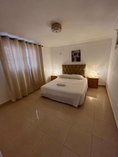 Quiet 2 bedroom apartment and Terrace Center - 0