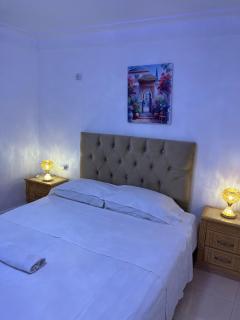 Quiet 2 bedroom apartment and Terrace Center - 9