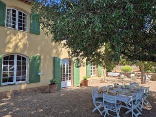 Maison avec vue , piscine et jardin - 1