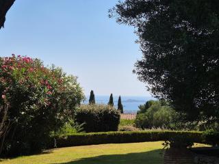 Maison avec vue , piscine et jardin - 5