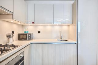 STAY BY LATINEM Luxury 2BR Holiday Home CC 911 Near Burj Khalifa - 3