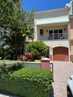 Luxury Beach Townhouse Steps from the Beach - 7