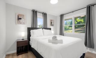 Upscale Old Town Views 3BD Lux - 6