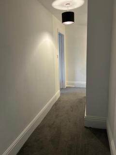 Contractor Family Friendly Modern Home Free Parking Sleeps 7 - 4