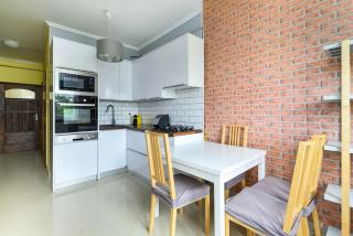 Buda Breeze 1BDR w AC by NW - 2
