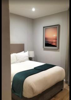 Point Waterfront Apartment - 4