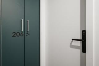 Chic 1-Bed Escape in Fremantle with Parking - 7
