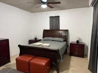 Spacious Front Room with 2 King Beds #1 - 1