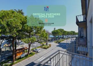 DesenzanoLoft Official Partner Homes & Villas by Marriott Bonvoy - Cocktail Lake Front Family apartment - 0
