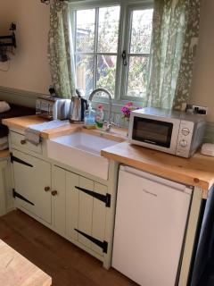 Shepherds Hut at The Old School House - 5