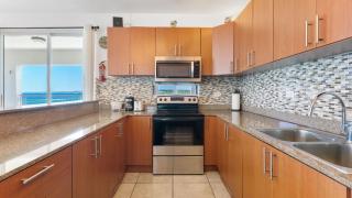 Beachfront 7th floor unit at Mar Azul - 3