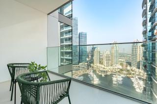 High-Floor Seaview 2BR with Dubai Water Canal Panorama, Steps from Metro and Marina Beach, LIV Marina, Dubai Marina by Deluxe Holiday Homes - 1