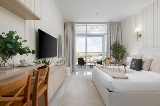 Maison Privee - Stylish Studio with Top Facilities in Damac Hills - 0