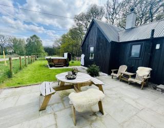 2 bed lodge with private hot tub in Aviemore - 9