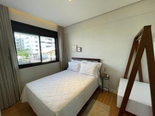 cód 130 - Excelente apartamento amplo, arejado e decorado. - 2