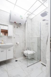 Oops! Studio by RV Apartments - 1