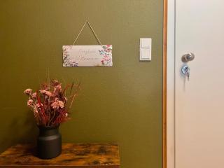 Moderne Ferienwohnung mit Balkon & WLAN - zentral - 1