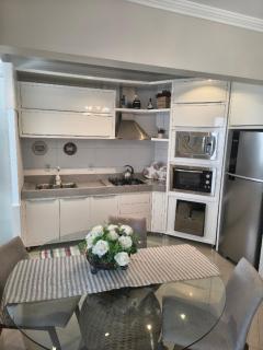 Apartamento aconchegante com ar, secadora e adega - 0