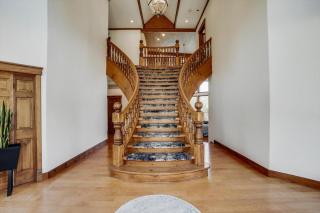 Elegant 6BR Mansion on 22 Acres w Pool & Creek - 5