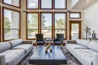 Elegant 6BR Mansion on 22 Acres w Pool & Creek - 2