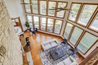 Elegant 6BR Mansion on 22 Acres w Pool & Creek - 1