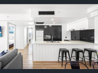 chevron with 3beds and own carpark within tower3 - 6