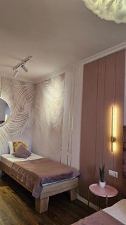 Soft Pink Apartment - 7