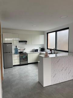 Entire 2-Bedroom Apartment Home away from home - 4