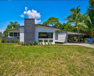 Stylish Cozy Escape Near Downtown FTL - 2