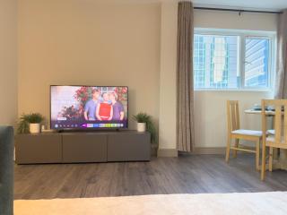 Modern 2BR - Minutes From Liverpool Street Station - 3