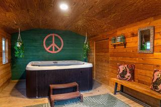 Memories on Mulberry- Hot Tub Game Room Fire Pit - 8